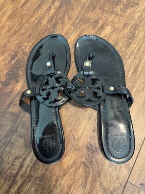 Tory Burch Black Patent Miller Logo Thong Sandals - Glossy Black